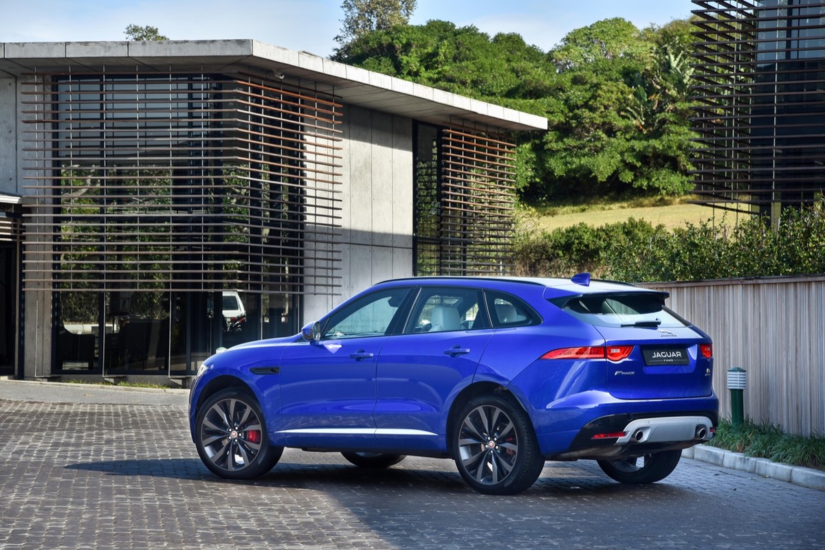 Jaguar f pace 2016